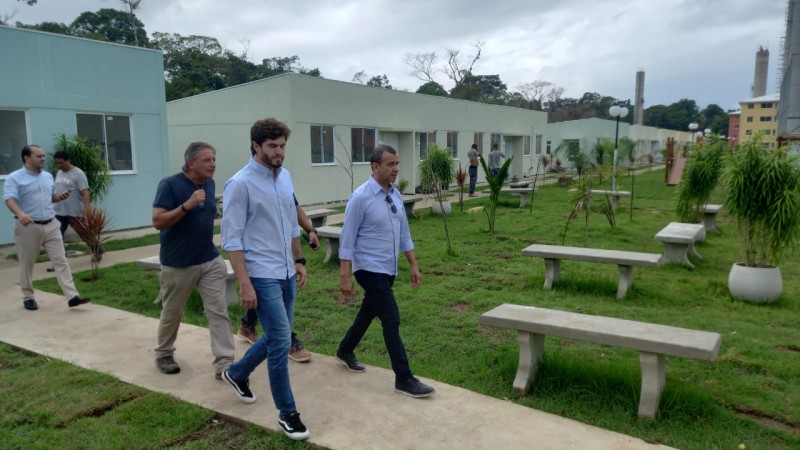 Gomes foi recebido pelo gerente regional da Cia de Desenvolvimento Habitacional e Urbano (CDHU), Jos&eacute; Luiz Tavares de Luca