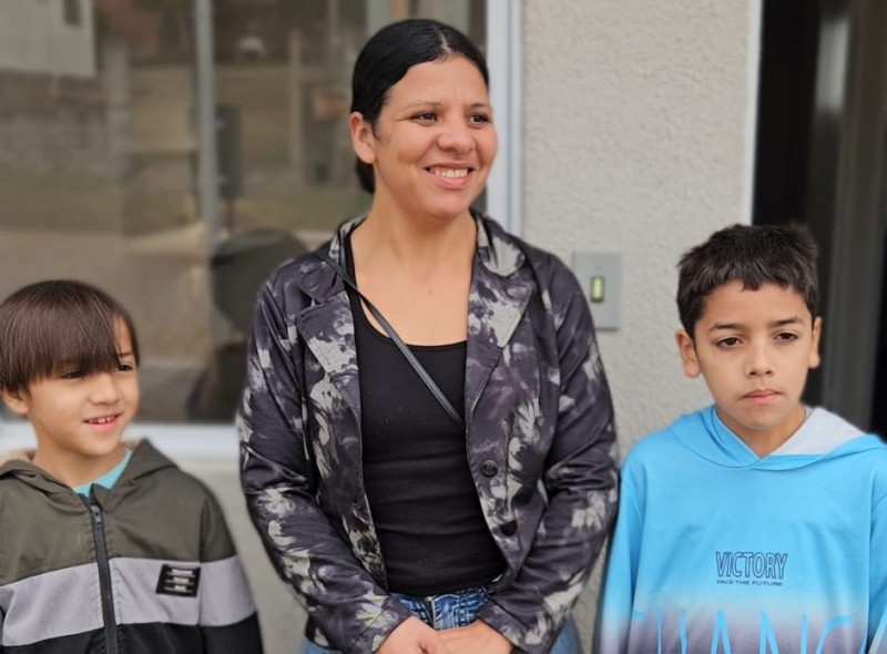 "Agora, vou ter a vida que sonhei para meus filhos", comemorou Silvana Jaqueline Dias ao conhecer sua primeira casa própria