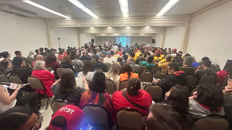 foto colorida da plateia