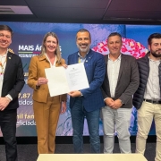 Participantes do ato ressaltaram import&acirc;ncia de parceria entre Estado e munic&iacute;pios